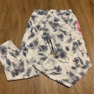 PINK ultimate workout leggings- marble size M